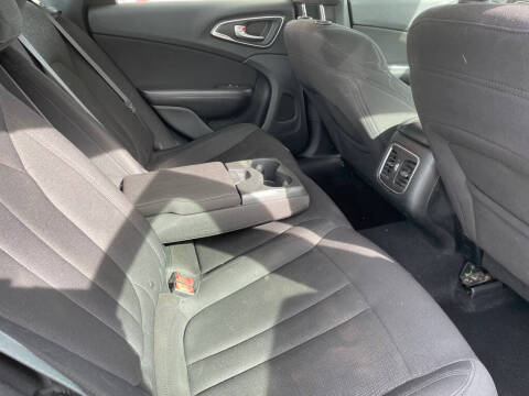 2015 Chrysler 200 Limited