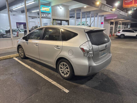 2014 Toyota Prius v Three