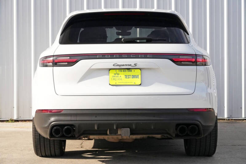 2022 Porsche Cayenne S Platinum Edition