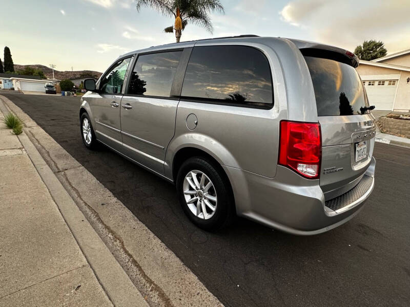 2016 Dodge Grand Caravan SXT photo 6