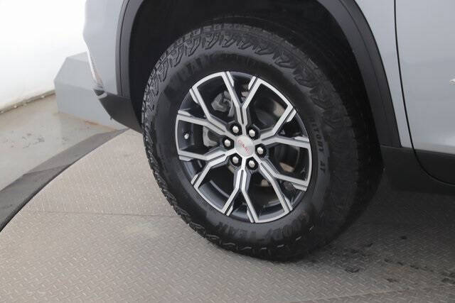 2024 GMC Acadia AT4