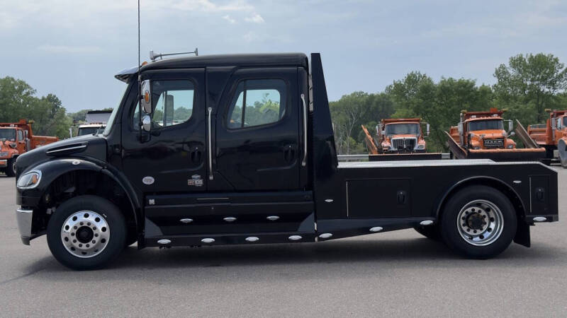 2025 Freightliner M2 106