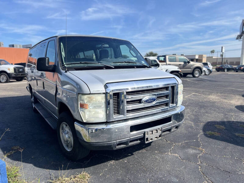 2011 Ford E-Series Econoline Wagon XLT's photo