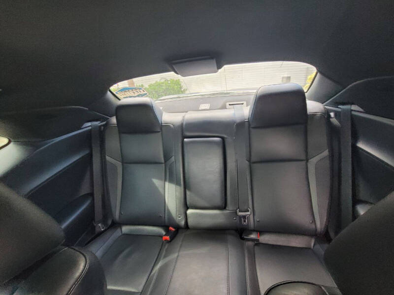 2018 Dodge Challenger SXT Plus