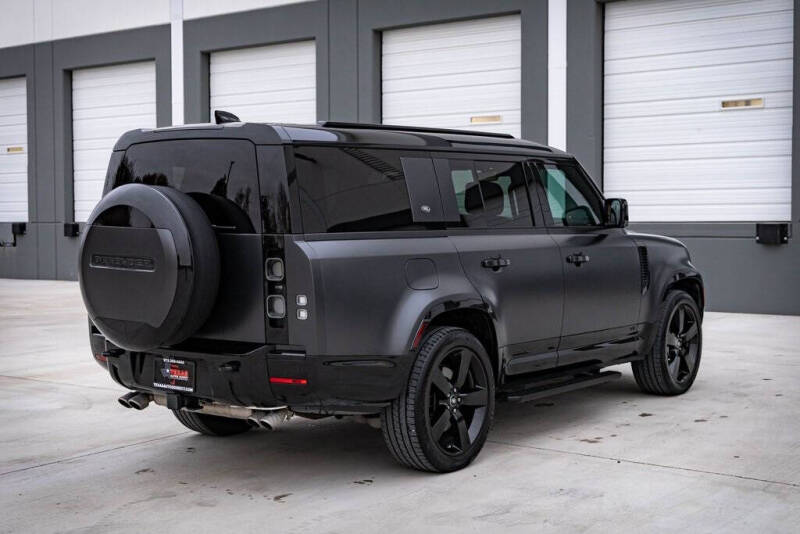 2024 Land Rover Defender 130 V8 P500