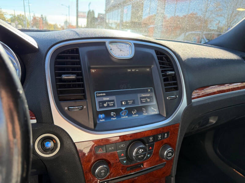 2012 Chrysler 300 Limited