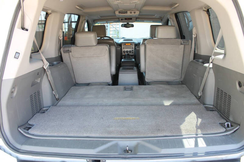 2005 Nissan Armada LE