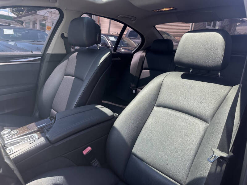 2013 BMW 5 Series 528i xDrive