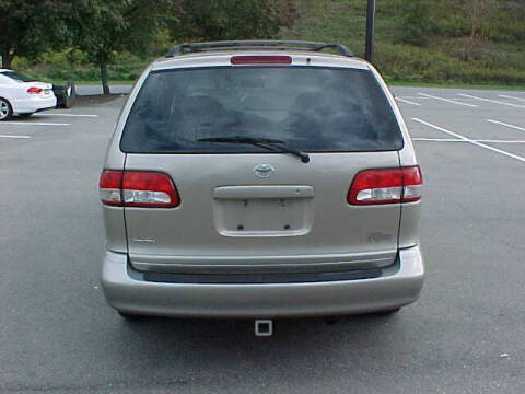 2002 Toyota Sienna LE