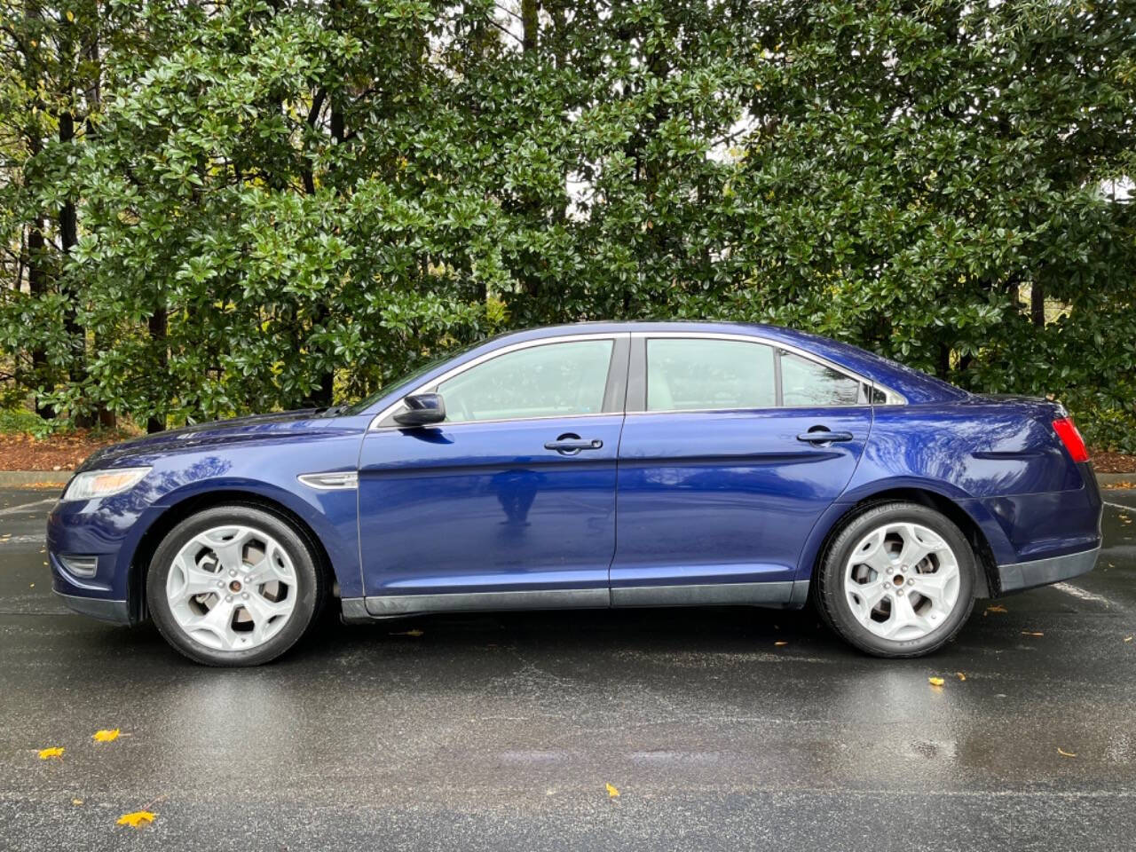 2011 Ford Taurus for sale at Megamotors JRD in Alpharetta, GA