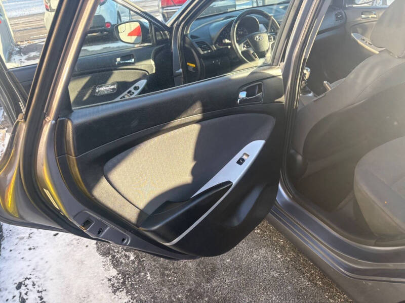 2014 Hyundai Accent SE