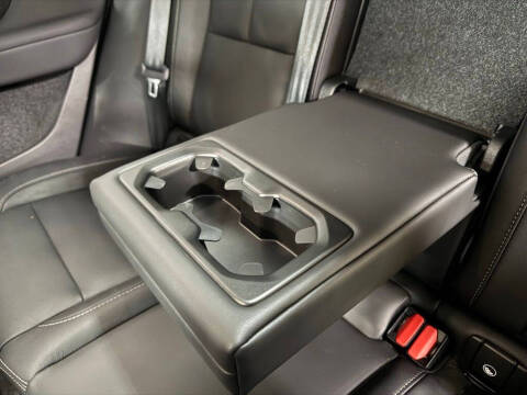 2023 Volvo XC40 B5 Plus Bright Theme