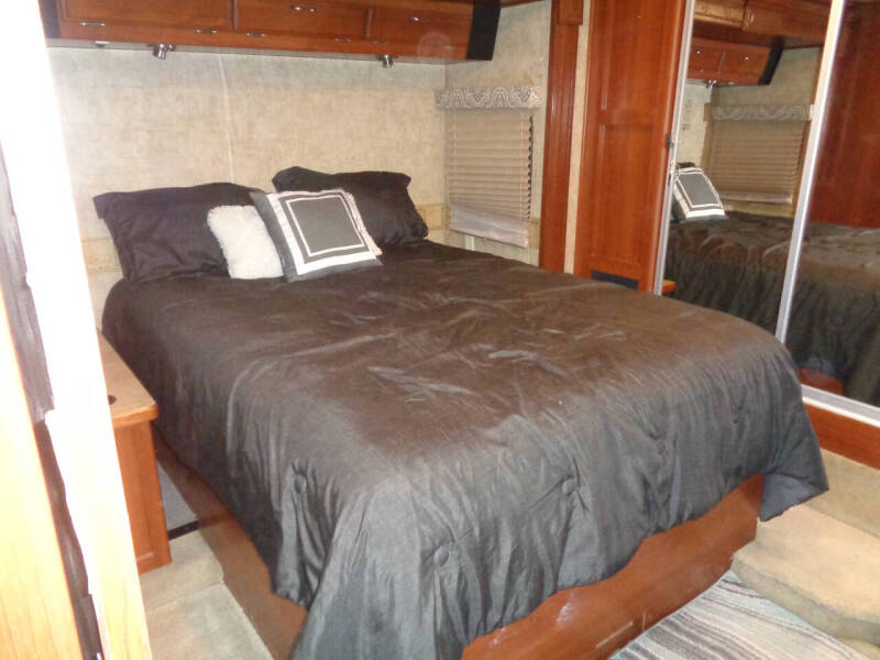 2008 Freightliner XCS Chassis