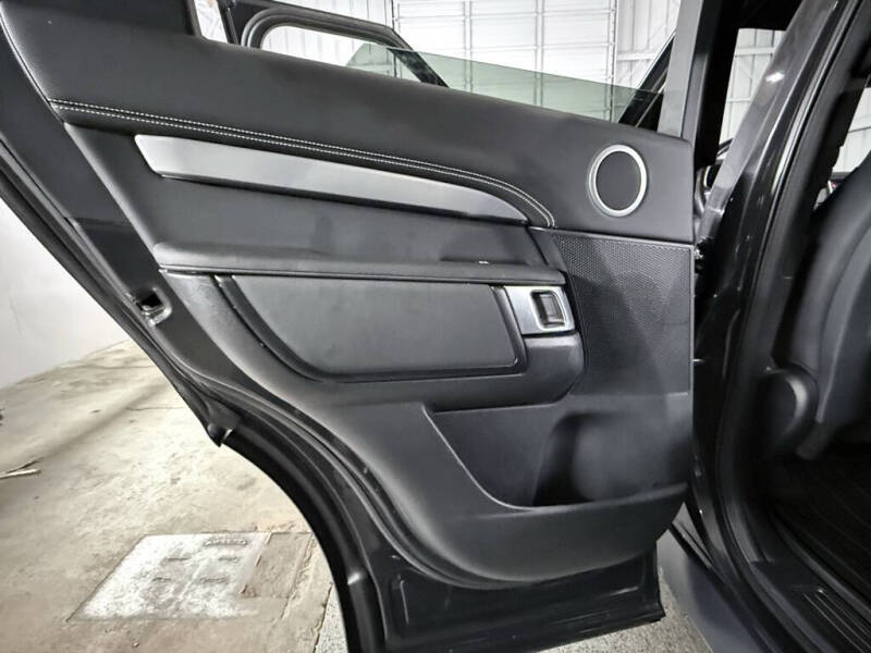 2022 Land Rover Discovery P360 HSE R-Dynamic