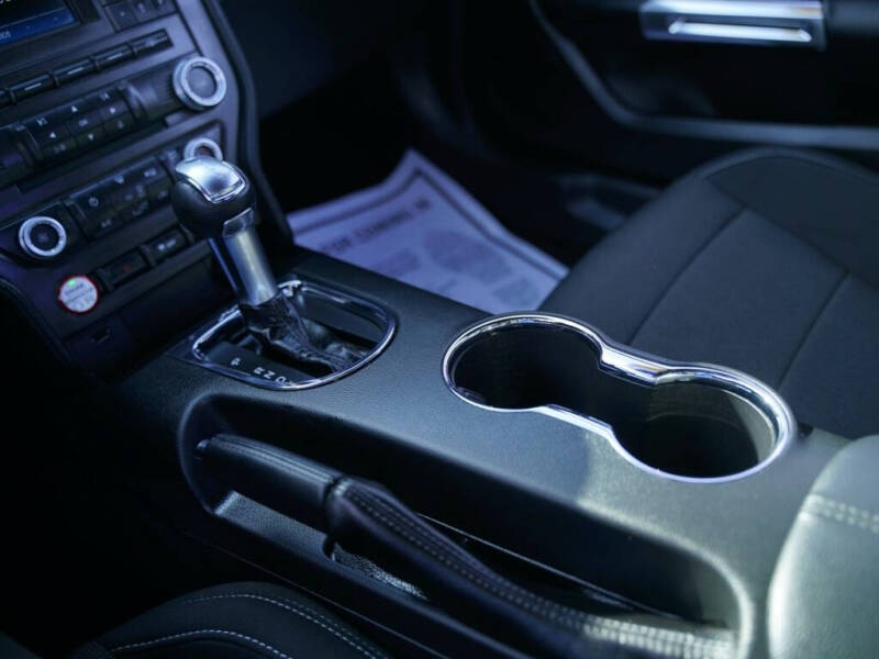 2017 Ford Mustang V6