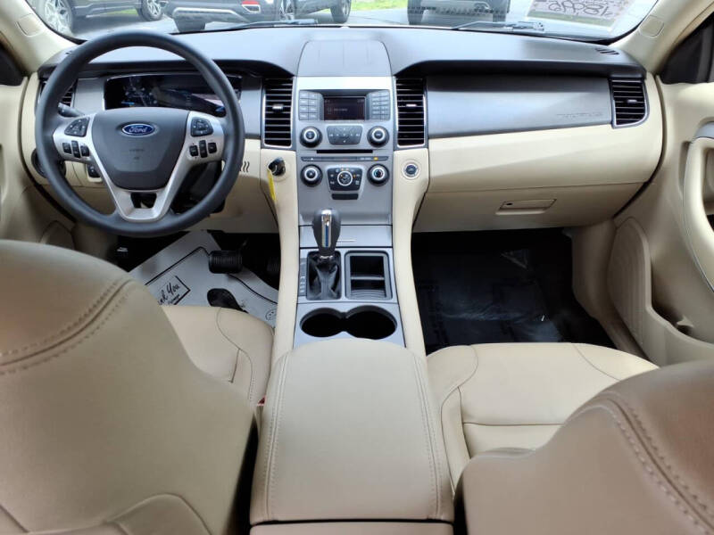 2017 Ford Taurus SE