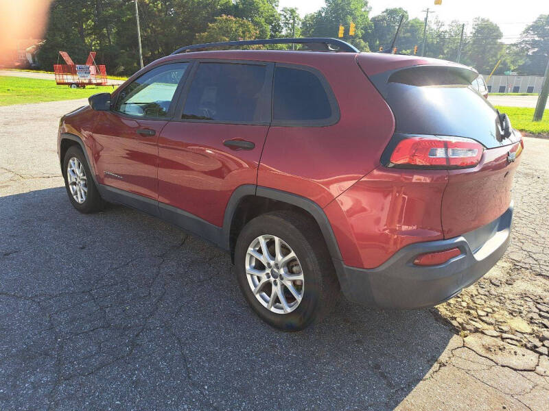 2016 Jeep Cherokee Sport