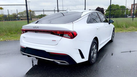 2022 Kia K5 LXS