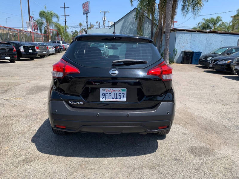2020 Nissan Kicks S
