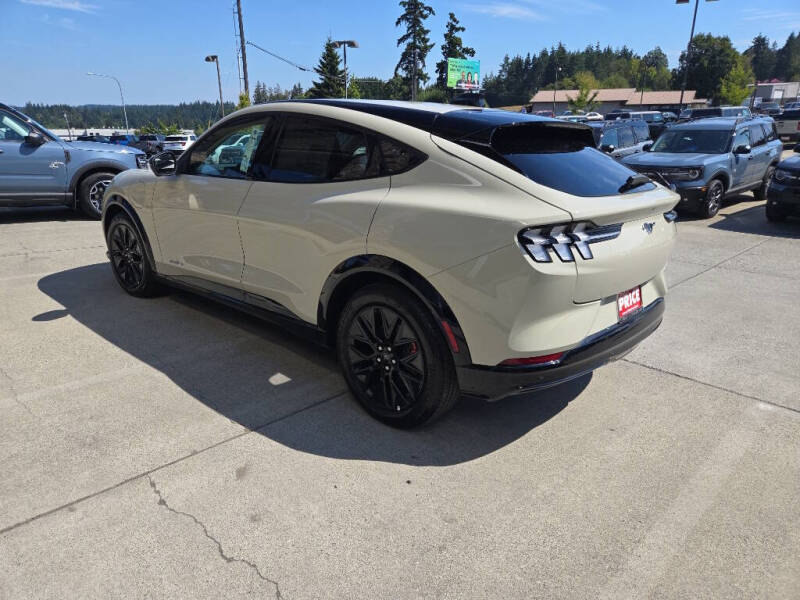 2025 Ford Mustang Mach-E Premium