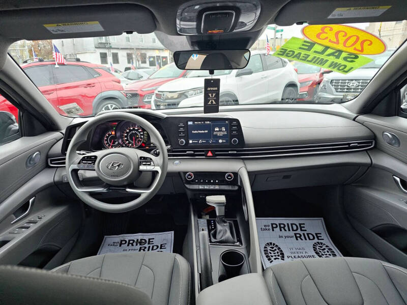 2023 Hyundai Elantra SEL