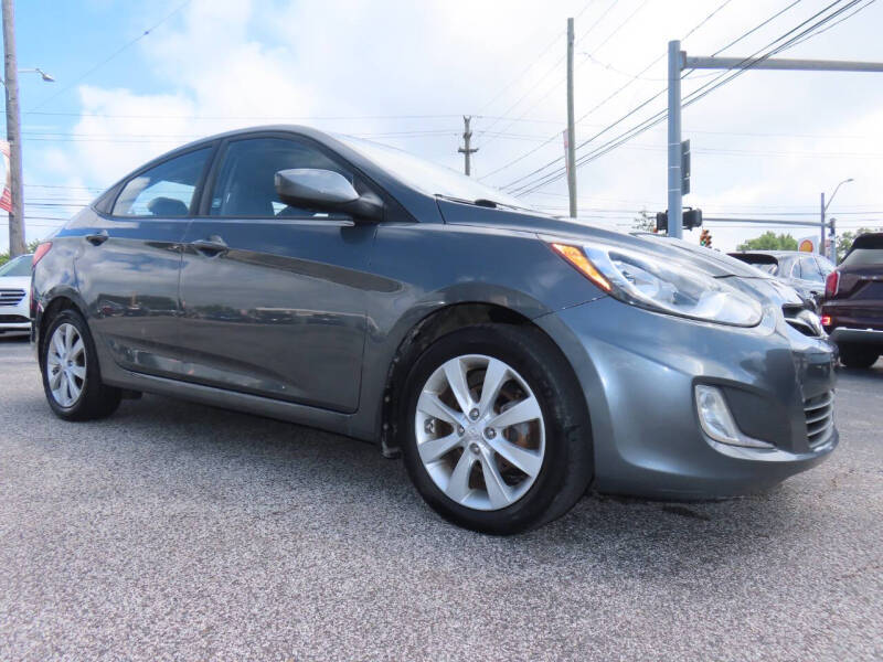 2013 Hyundai Accent GLS