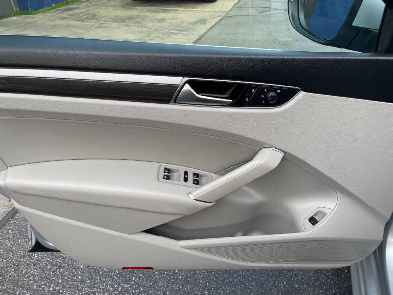 2016 Volkswagen Passat 1.8T SE