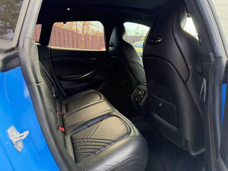 2021 Aston Martin DBX