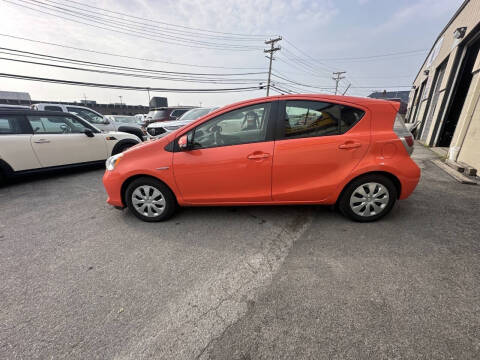 2014 Toyota Prius c Three