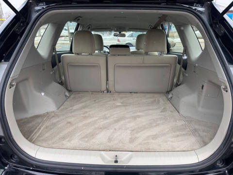 2012 Toyota Prius v Two