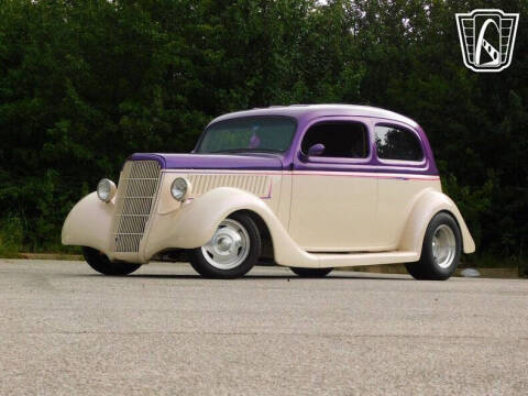 1935 Ford Tudor