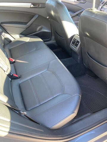 2013 Volkswagen Passat SE PZEV