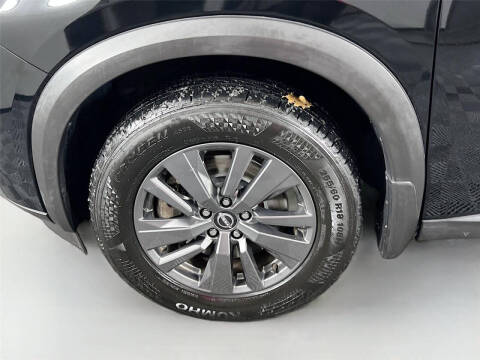 2022 Nissan Pathfinder SV