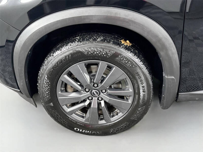 2022 Nissan Pathfinder SV