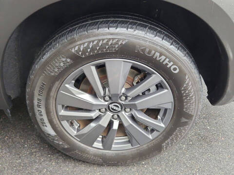 2024 Nissan Pathfinder SV