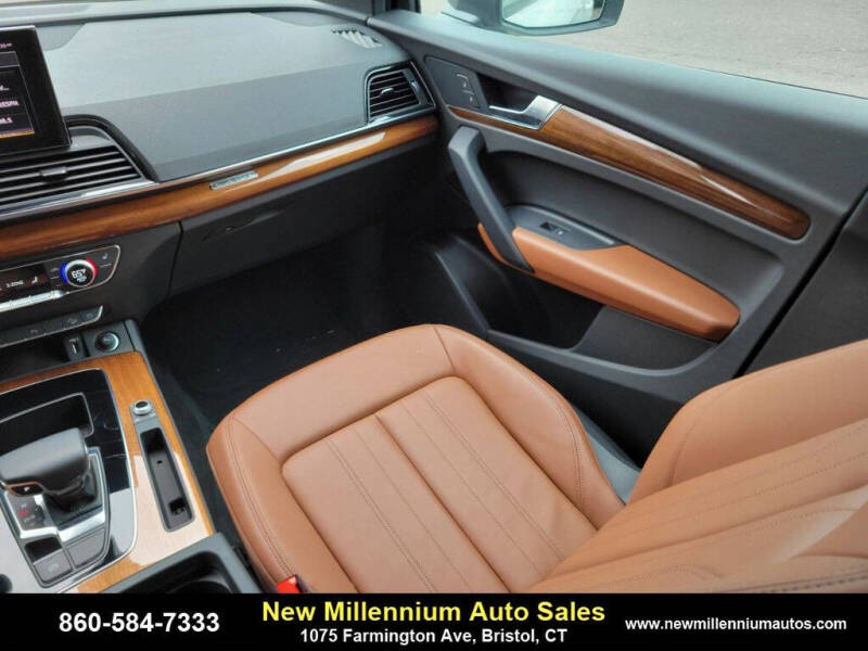 2025 Audi Q5 quattro Premium 40 TFSI