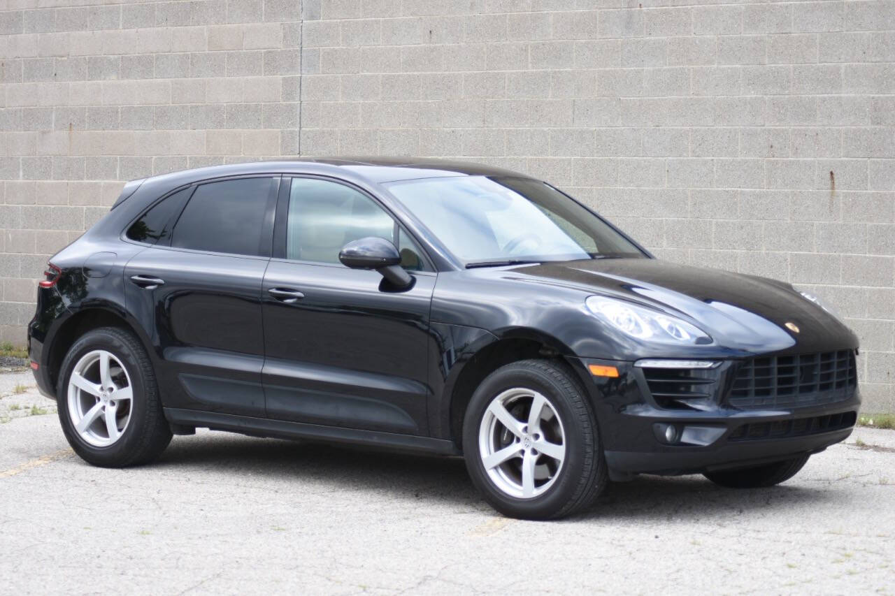 Black 2018 Porsche Macan Base AWD 4dr SUV 2