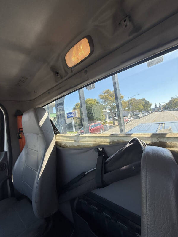 2016 Freightliner M2 106