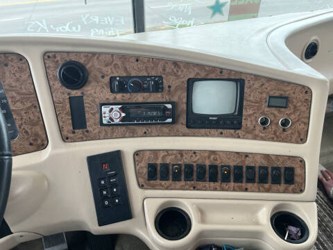 1998 Freightliner XC Chassis