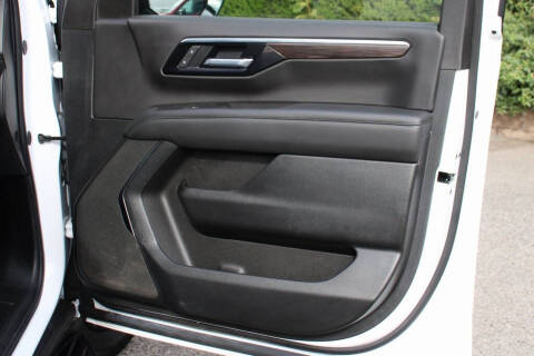 2025 Chevrolet Suburban LS