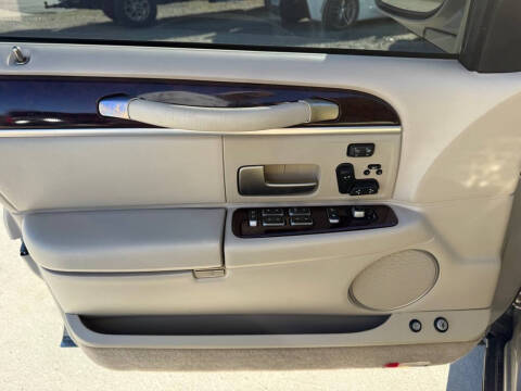 2008 Lincoln Town Car Signature Limited