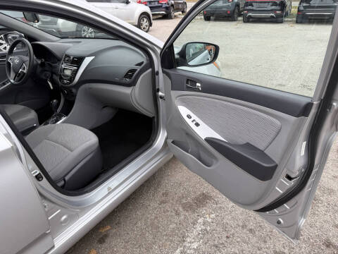 2012 Hyundai Accent GLS