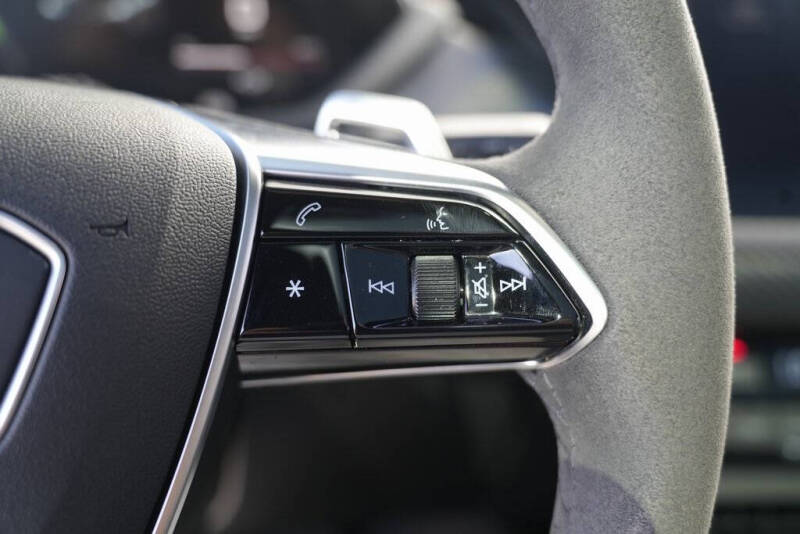 2022 Audi e-tron GT quattro Premium Plus