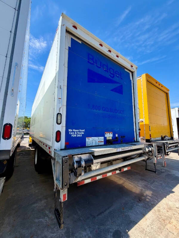 2019 Freightliner M2 106