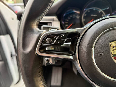 2016 Porsche Macan Turbo