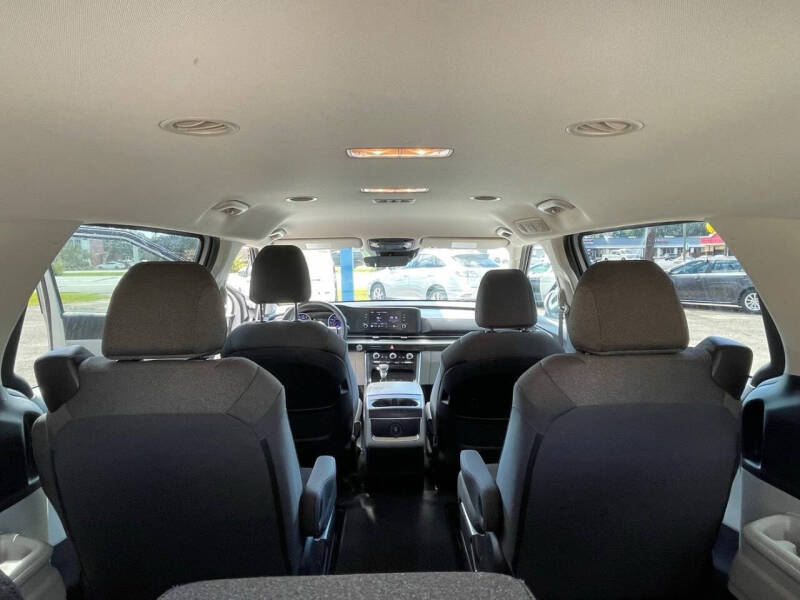 2022 Kia Carnival LX