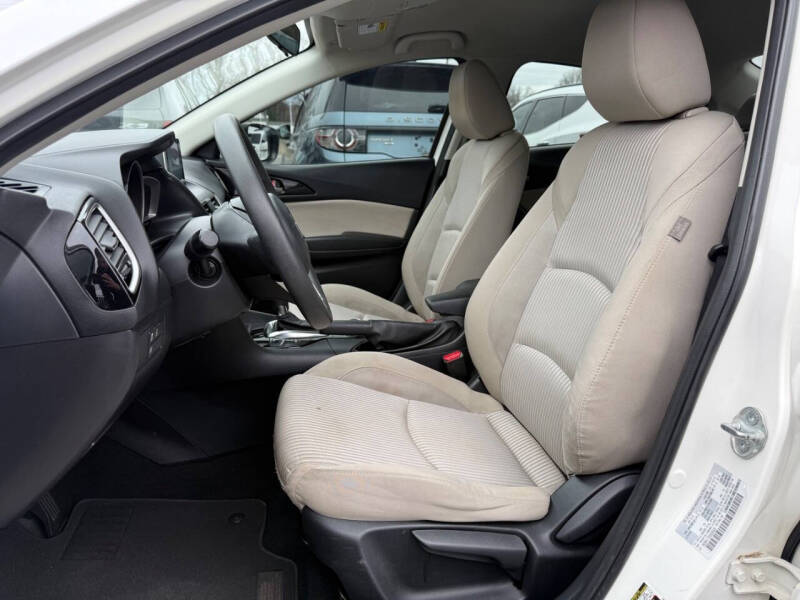 2016 Mazda MAZDA3 i Sport