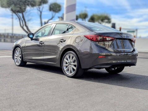2017 Mazda MAZDA3 Touring