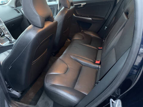 2016 Volvo XC60 T6 Drive-E