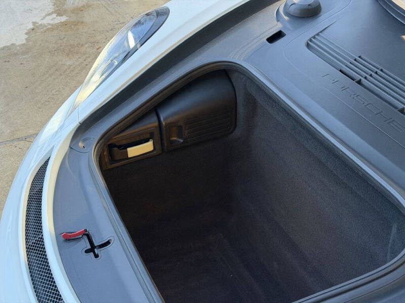 2016 Porsche Cayman GT4